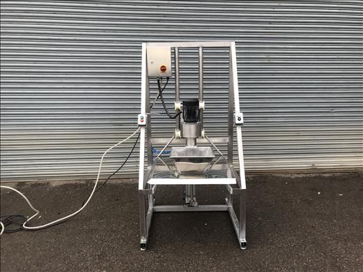 Tote bin mixer