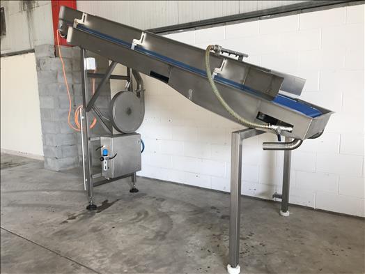 Stainless elevator conveyor with blower