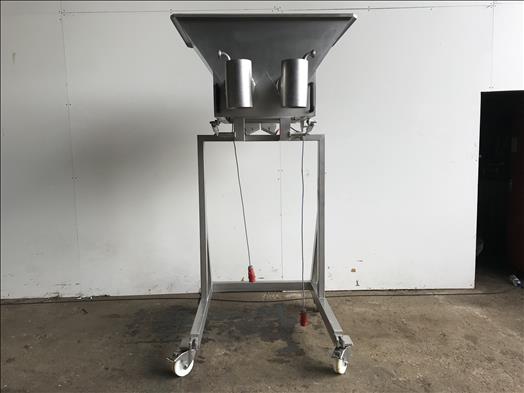 Stainless hopper and twin screw feeder