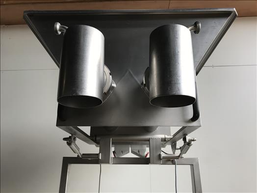 Stainless hopper and twin screw feeder