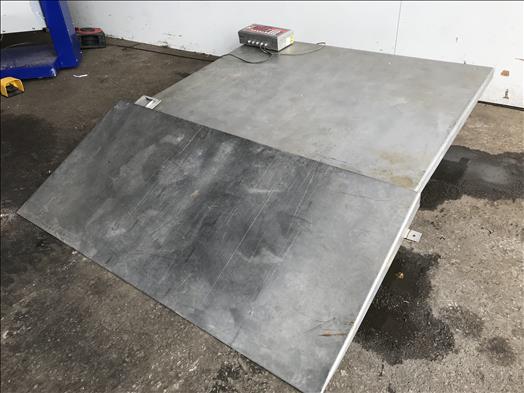 Stainless platform scale