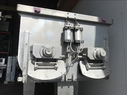 Twin shaft paddle mixer