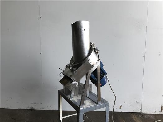 Stainless crumber