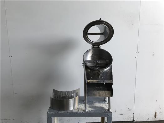 Stainless crumber