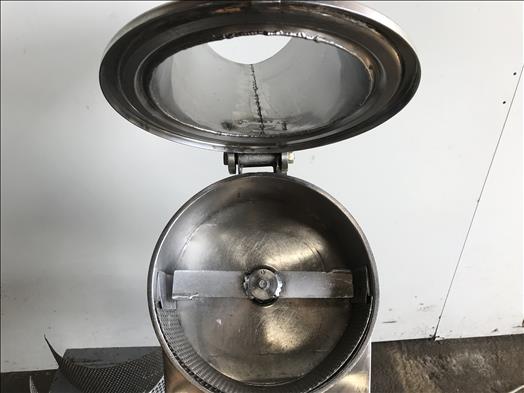 Stainless crumber