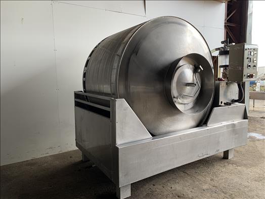 Vacuum tumbler