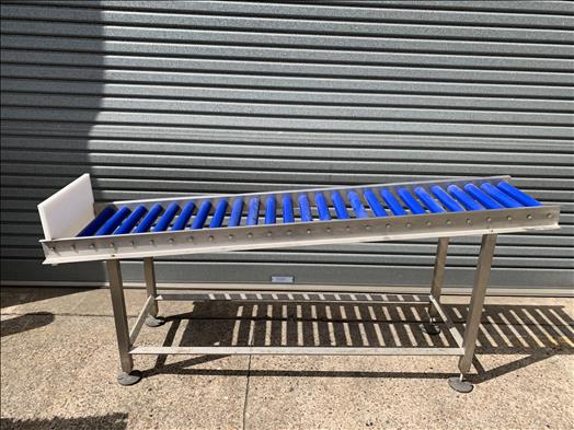 Stainless roller conveyor