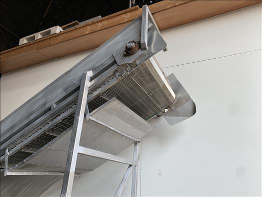 flighted elevator conveyor