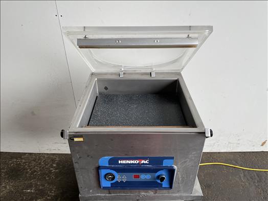Vacuum packer