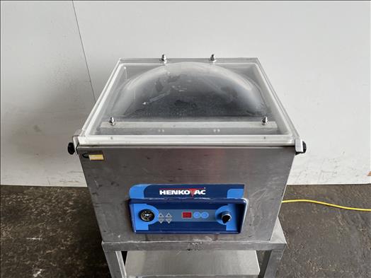 Vacuum packer