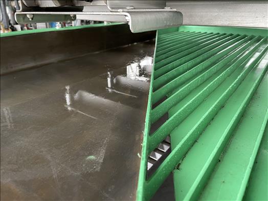 Vibratory conveyor