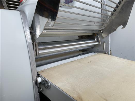 pastry sheeter