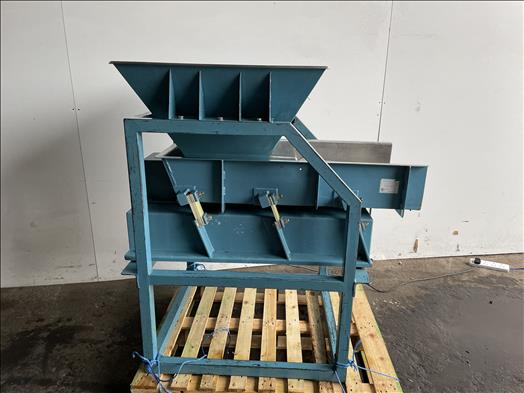 Vibratory conveyor