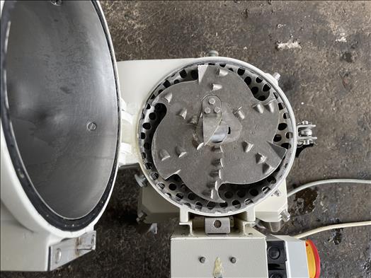 Crumbing machine