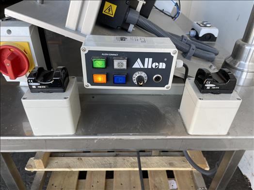 Semi automatic wrap labeller