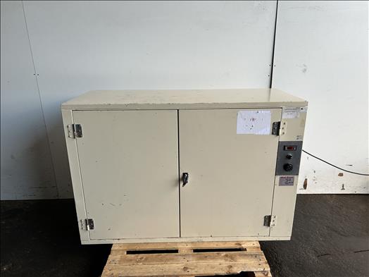 Heating cabinet