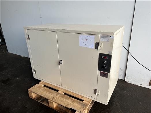 Heating cabinet