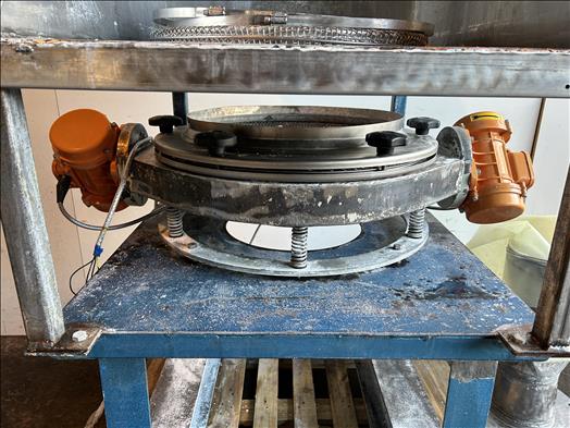 Vibratory sieve