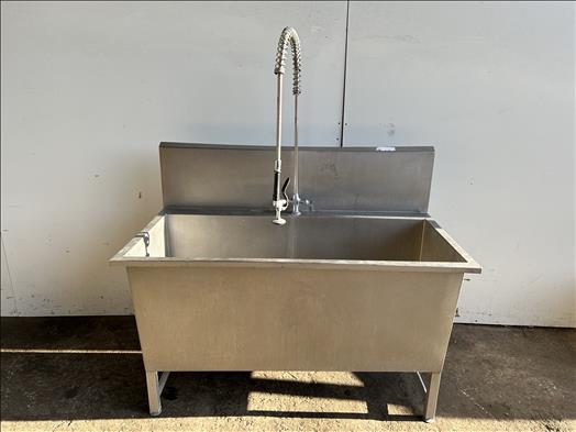 Stainless sink