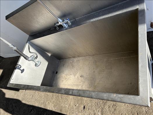Stainless sink