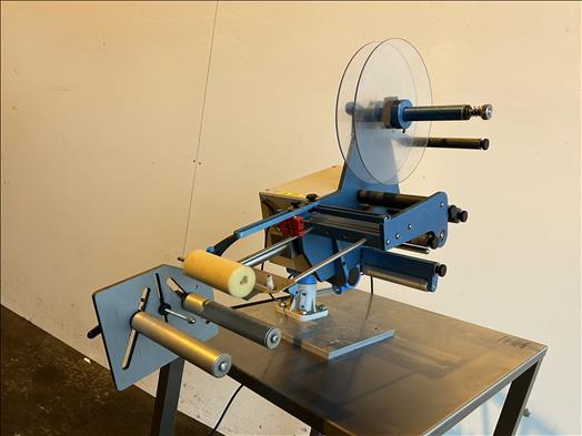 label applicator