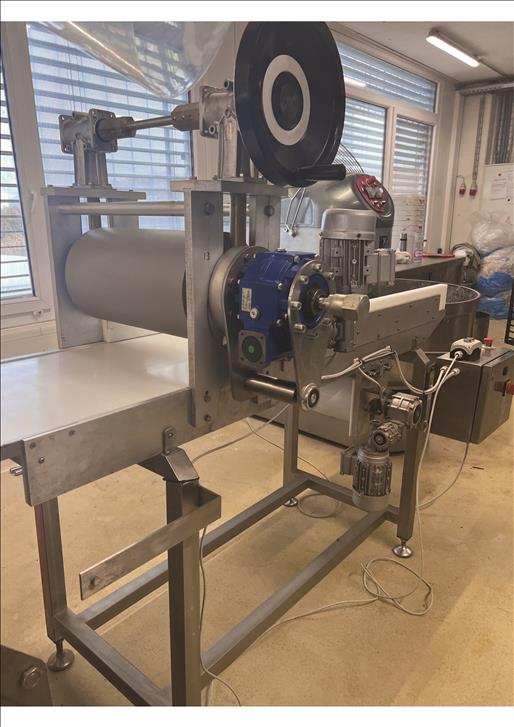 Energy bar production line