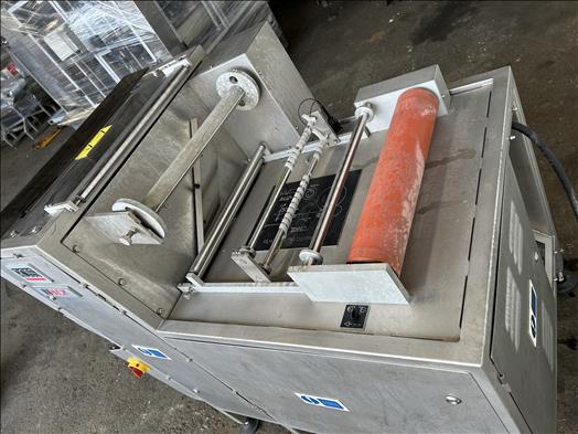 Tray sealer