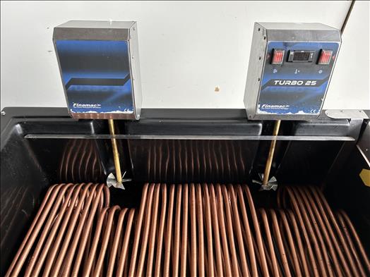 Ice pop machine