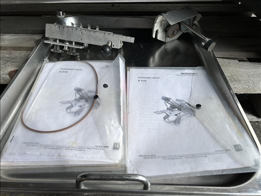 Automatic slicer