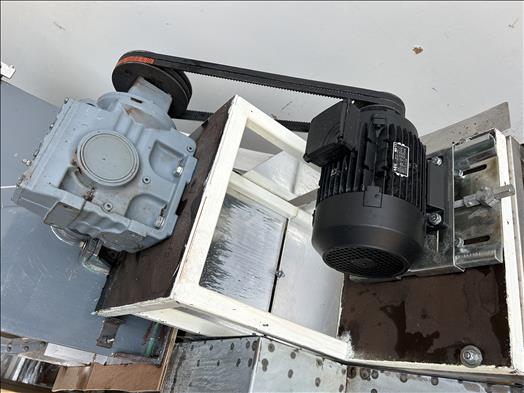 Ribbon blender