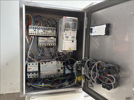 Mobile screw elevator