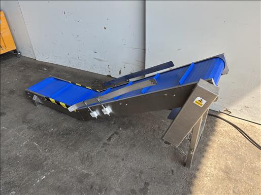 flighted elevator conveyor