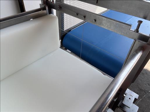 Cheese block cutter