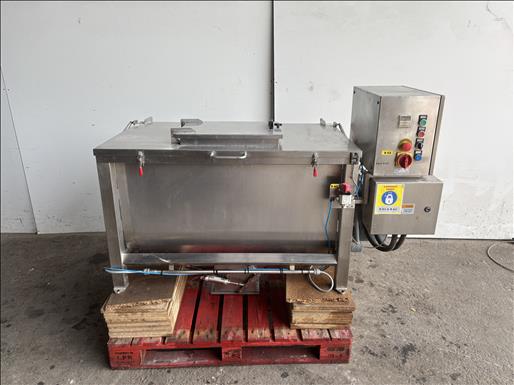 Ribbon blender