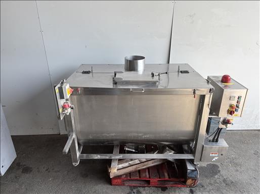 Ribbon blender