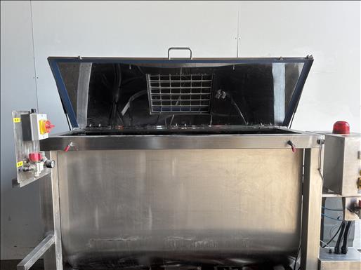 Ribbon blender