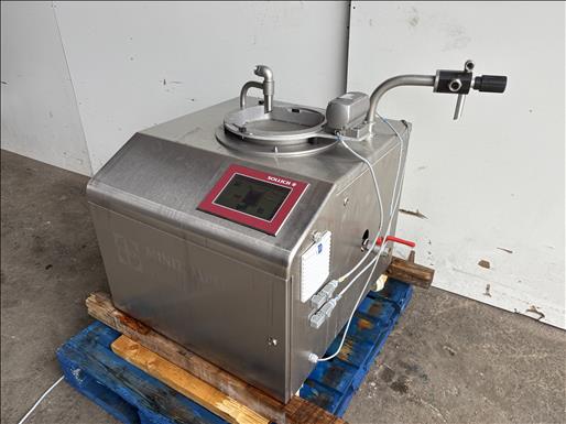 Chocolate tempering machine