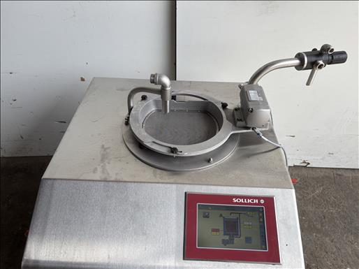 Chocolate tempering machine