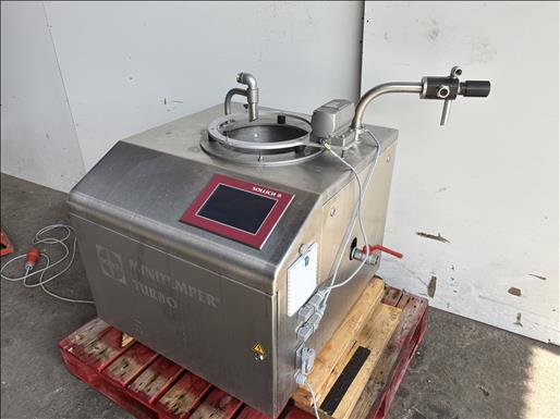 Chocolate tempering machine