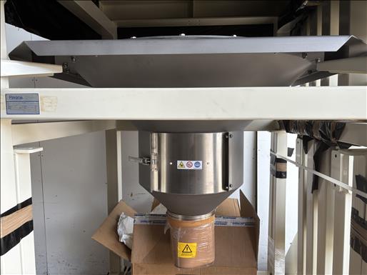 Bulk bag discharge station