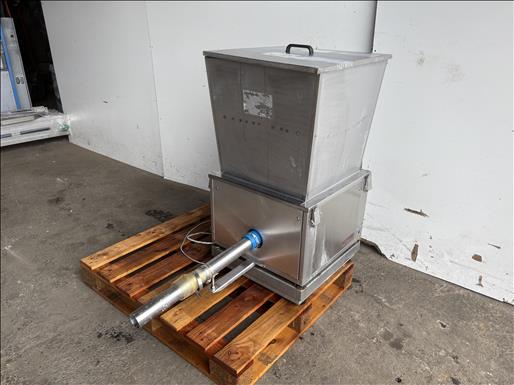 Hopper and screw feeder