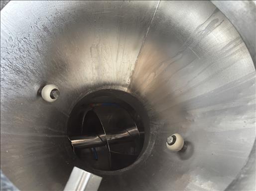 Screw conveyor