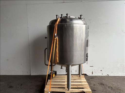 Holding tank