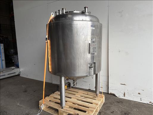 Holding tank
