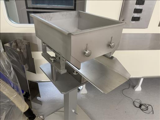 Vibratory hopper