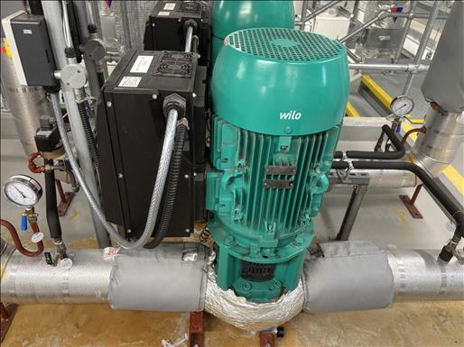 Glanded centrifugal pump