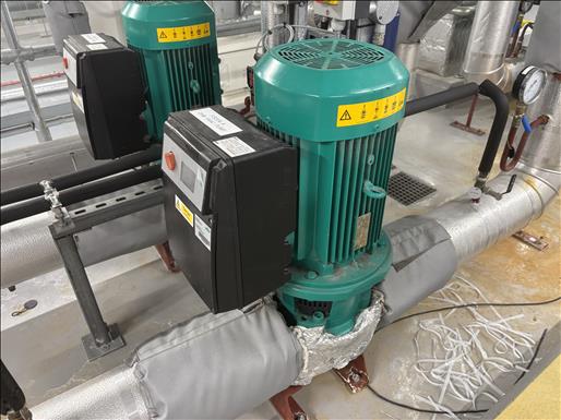 Glanded centrifugal pump