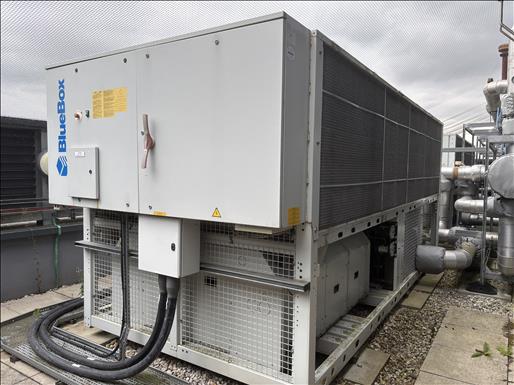 Air cooled chiller
