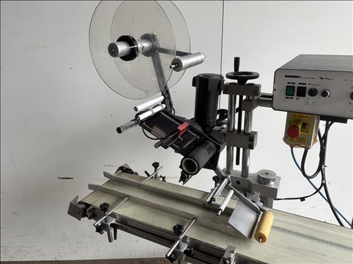Top labeller
