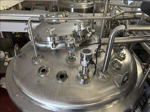 Mixing tank